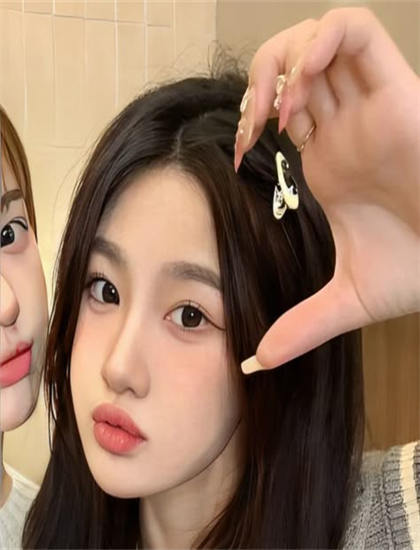 快播免費_老婆女兒一起玩